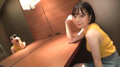 风情万种的敏感童颜女服务员,即使是微风轻拂也能令她欲仙欲死,今日她到底会选择外在的刺激还是深处的悸动呢?