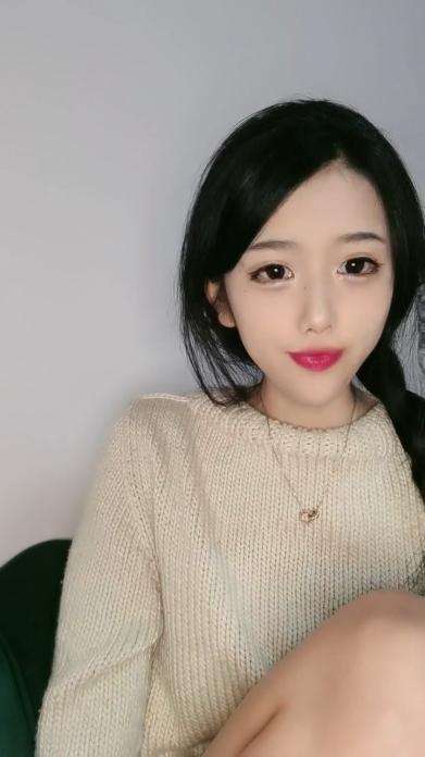 美貌与身材都很哇塞的极品尤物,全程露脸大秀直播互动撩骚听指挥