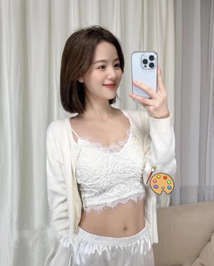 背德人妻 用大鸡巴卸下她的高冷外表 见证她和平时不一样的一面