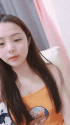 極品尤物美少女!甜美乖巧妹妹!撩起小背心揉奶子,玻璃棒抽插騷穴,手指扣弄流白漿