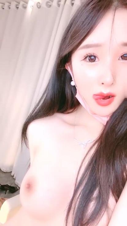 郑州高颜值网红美女 极品曼妙身材全裸高跟黑丝 女上位骑乘阳具抽插鲜嫩小穴 骚话互动挑逗 美女也好骚