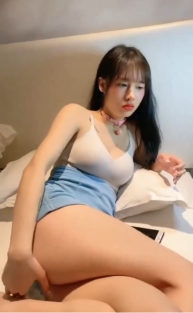 调教微胖女神!纯欲脸大长腿加黑丝,完美胸型,白虎嫩穴!