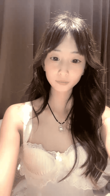大波浪颜值女神,酒店被闺蜜跳蛋玩穴,苗条身材大长腿,多毛骚穴