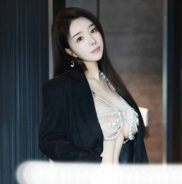 秀人网【雨儿酱(雨儿baby)】,极品美女 珍珠情趣 大尺度漏点