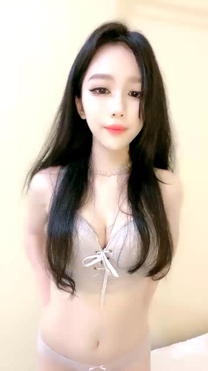 模特新人長發妹子,性感比基尼火辣身材 脫光光全裸魔鬼身材 特寫露出粉穴