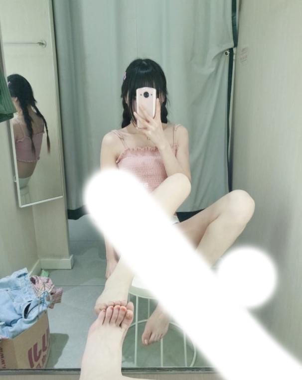颜值福利姬嫩妹【软萌萝莉小仙】第六弹19套,白虎。粉奶粉穴,户外露出,粉丝珍藏版