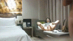 漂亮小姐姐 你想拔套我打你 你鸡吧这么大怎么长的 啊舒服已经第三波了 身材丰满骚话不停 被操的高潮不断套子破了