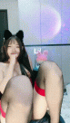 黑丝露脸爽到尖叫的铁锤妹妹精彩小秀,跟狼友撩骚互动揉奶玩逼,高频跳蛋塞逼里让狼友调教,表情好骚真刺激