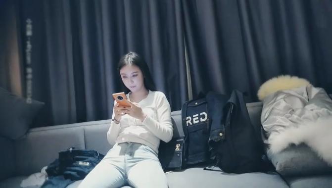 【七天极品探花】（第二场）3000高价网约外围，极品女神一字马展示，超赞粉嫩鲍鱼完美展示