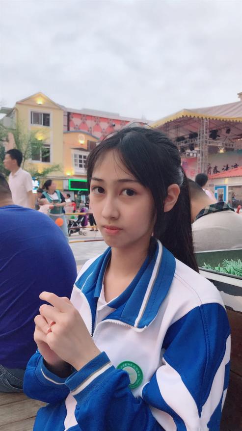 广州彭加木纪念中学 学妹自拍视频流出