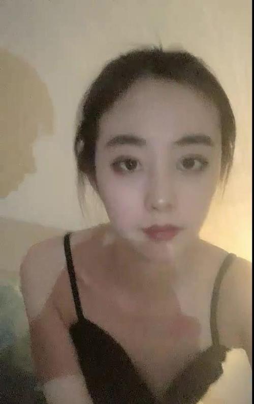 好看的皮囊胜过丑女千万倍【秀妍baby】，河北大美女，极品粉穴大白兔，声音甜美，大尺度诱惑网友撸