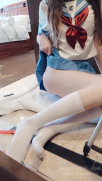 极品白虎福利姬『软萌萝莉小仙』学生妹jk制服长筒袜 滴蜡白虎穴 水晶棒自慰插穴