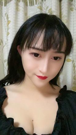 高颜值美妖ts妖月小姐 被小胖墩狠狠修理逼逼,小胖看起来不咋起眼,艹人妖倒是有一手,妖妖呻吟高潮!