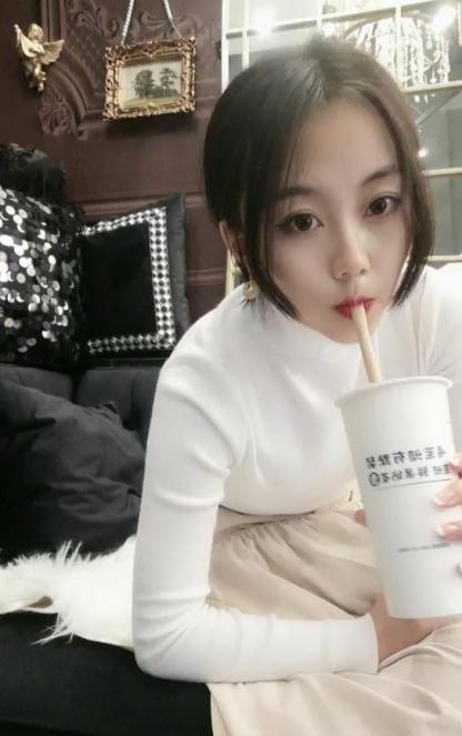 超极品真实18岁校花〖大一学妹〗学长走后一个人骚骚地自慰,没人知道的呻吟高潮寂寞秘密!