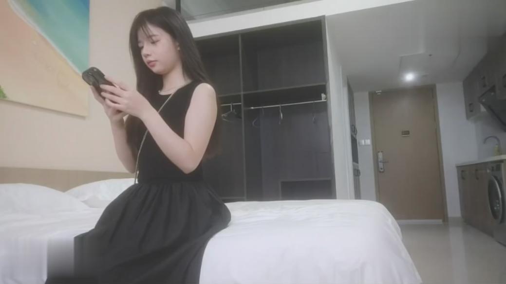 探花大神老王約酒店約炮19歲青春美少女膚白貌美聽話近距離吃吊各姿勢展現抽插