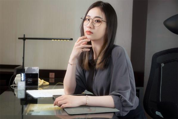 绝美女神阿瓈单套私拍50美金肤白貌美馒头穴白虎明星颜值超清画质佳作