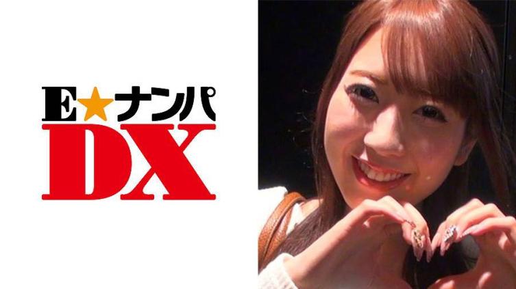 大胆大学生真人初体验,20岁F罩杯爆乳。- 萌香
