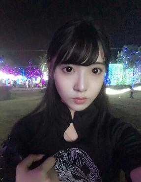 -s级别清纯嫩得出水的大眼睛学生妹女神超大尺度自慰及生活照自拍最爱玩弄她自己的小穴做她的男朋友很性福