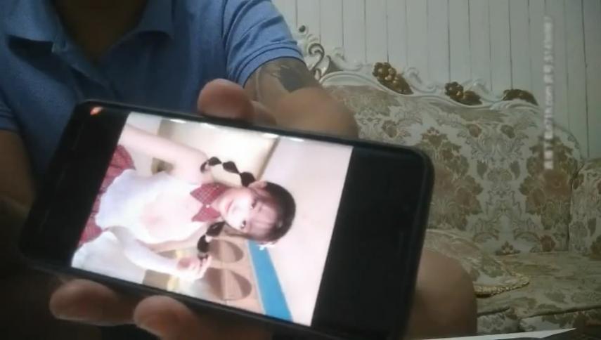 凯迪拉克探花约炮极品高颜值在校大学生萝莉小妹沙发上激情啪啪