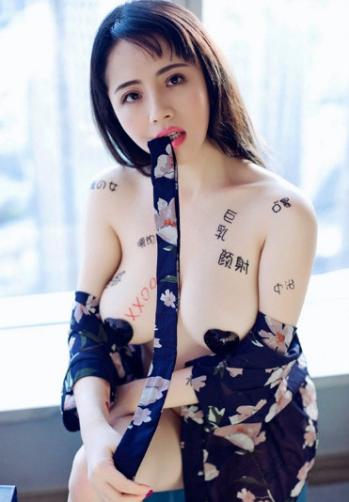 最新购买秀人网人气模特瑞瑞最新付费福利大尺度三点全露写真视频