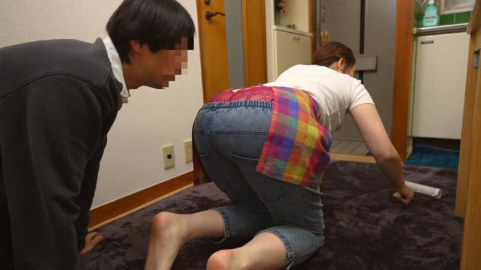 ead-696 超硬大雞雞讓高挑大屁股美女動心了一不小心連內射都答應 葉山小百合
