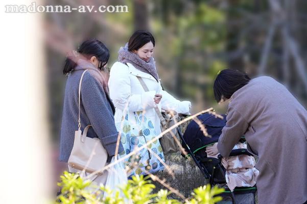 fes-005 巨乳媽媽被討債集團闖進家裡就在老公兒子閨蜜旁邊被強姦木村玲衣