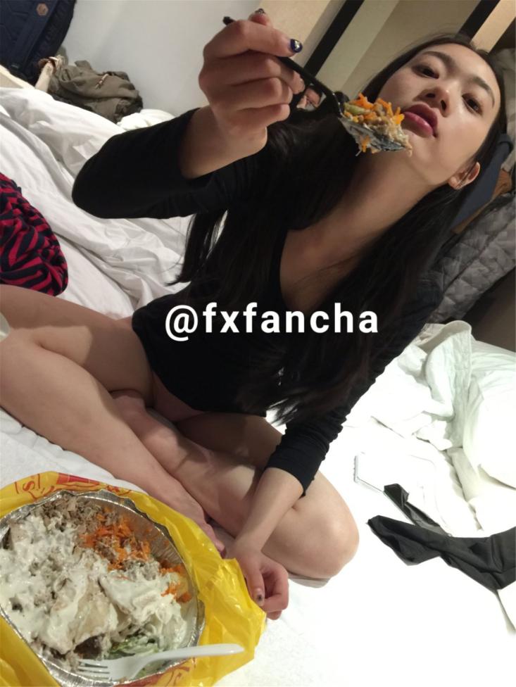 反差女友 帮人口不慎露脸被认出吃起鸡巴来特别风骚用香港话讲就是够劲够靓48P