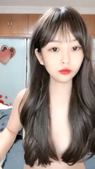 肤白貌美极品好身材的网红美女精彩大秀直播听狼友指挥淫语互动撩骚叫爸爸
