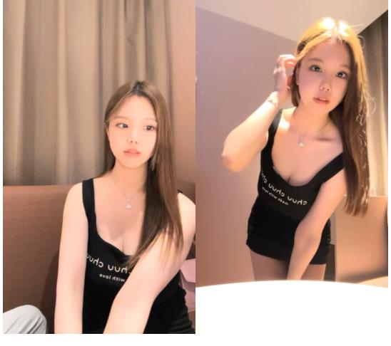 極品尤物大胸女神新人近期下海撩下包臀裙一對豪乳盡收眼底被炮友揉搓扣弄翹起圓潤美臀超誘人