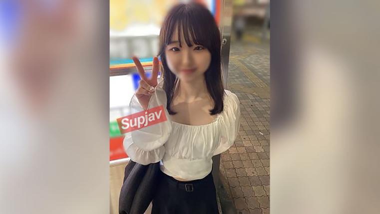 黑发白皮美少女被迫献出隐私,任人摆布,被玩弄到崩溃。
