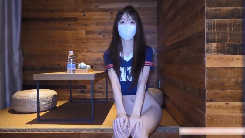 清纯反差女神Cola酱每次只要穿上黑丝约啪小穴就会被操肿被哥哥骑着狂操哥哥真的好厉害