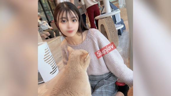 欲求不满的熟女,巨臀100cm,无套内射。