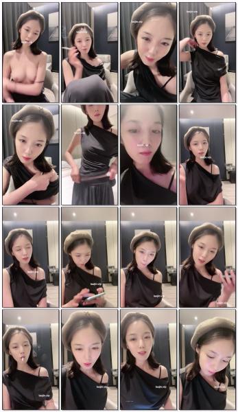 最新新人下海危险小呆清纯指数爆表大哥们刷礼物钱太多了扛不住露出了咪咪小穴很粉很美