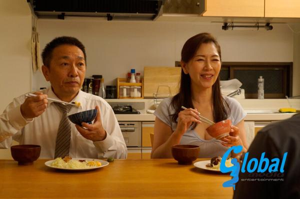 sgm-060 翔田千里出道20週年特別作成熟不倫人妻 年紀越大性慾越旺慾求不滿的淫蕩人妻 寫真集連動企劃收錄自拍影片及幕後花絮