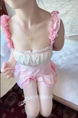 火车卧铺女仆装女友 Chinese homemade video