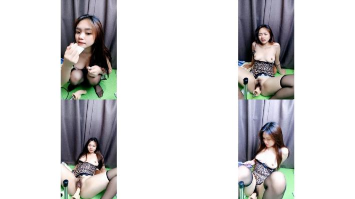 豹纹黑丝露脸风骚小少妇一个人精彩大秀直播享受炮击抽插带来的快感刺激跟狼友撩骚互动浪叫呻吟好骚 2887