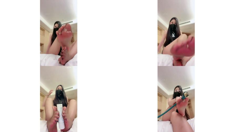 红绿灯调教 高跟皮靴御姐女神 圣水羞辱暴力踢裆