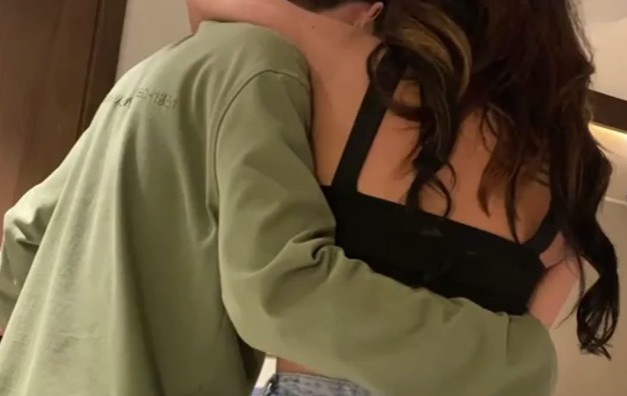 骗老婆出来玩 没想到单男已经在酒店等候多时 老婆被操爽了忘了我的存在 Chinese homemade video