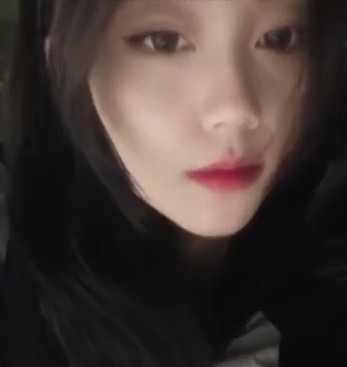 让人爱不释手的高颜值女神，看广大网友看看她是如何被操的 Chinese homemade video