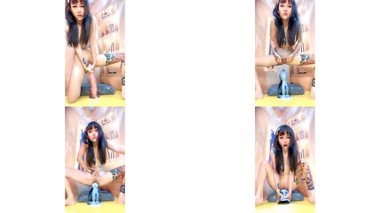 瘋狂大美妞性感紋身全程露臉極限扯逼，驢雞巴長的道具插進騷穴都能頂到胸，拳交摳穴，大粗頂号巨乳一插到