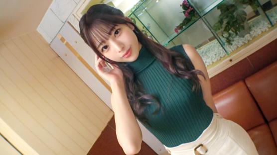 拉紧内裤勒进肉缝超爱玩……！女主播梦的清纯大姐今晚又沉迷变态自慰狂欢！