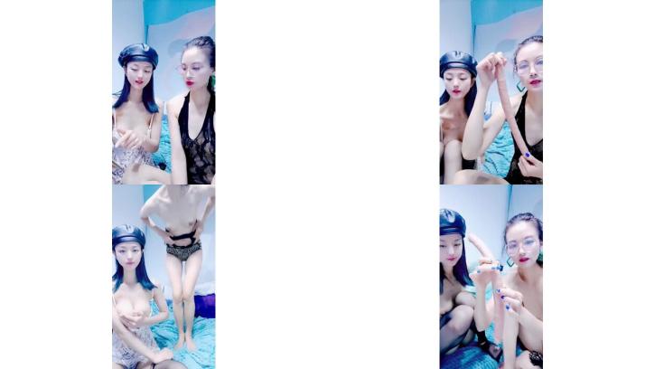 妈妈带着骚女儿一起大秀，全程露脸黑丝情趣双头道具，性感无毛逼，让妈妈抽插骚穴呻吟，淫声荡语不断好刺激