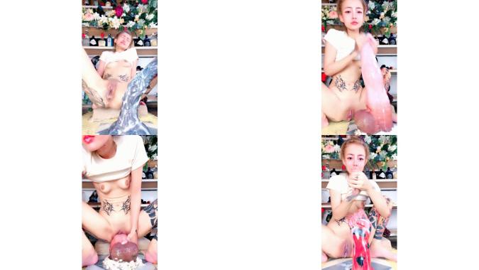 可以玩拳交的姑娘，撕开骚逼坐插巨型假道具，全程露脸表情狰狞蹂躏骚穴，多样道具插进骚逼，浪叫呻吟不止