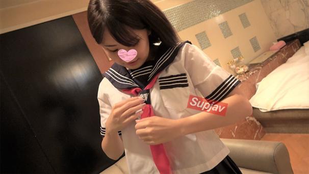 四月前还是J〇的贫乳素人妹子穿制服cos被玩具玩到高潮喷不停！电马！跳蛋！狂插内射