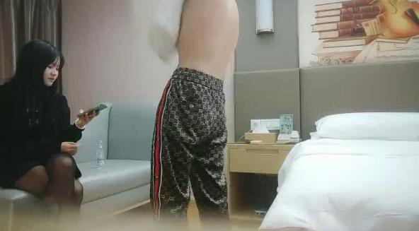 极品外围场 00后小姐姐心悦诚服 高潮阵阵享受其中