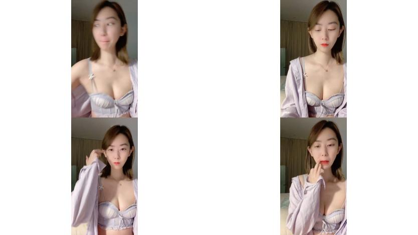 风骚的人妻少妇露脸发骚，自己抠的骚穴淫水泛滥