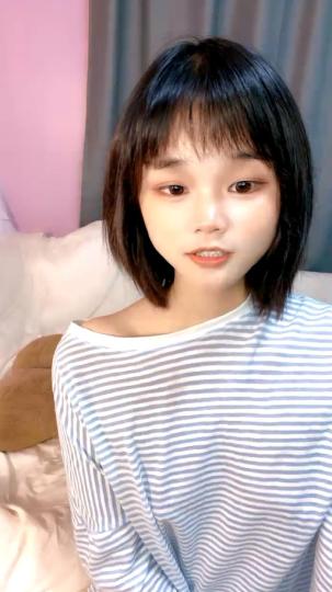 超卡哇伊学生妹周末和小男友啪啪  首次操逼大秀  年纪不大很会玩  肛塞尾巴舔逼足交  翘臀上下猛坐后入爆操
