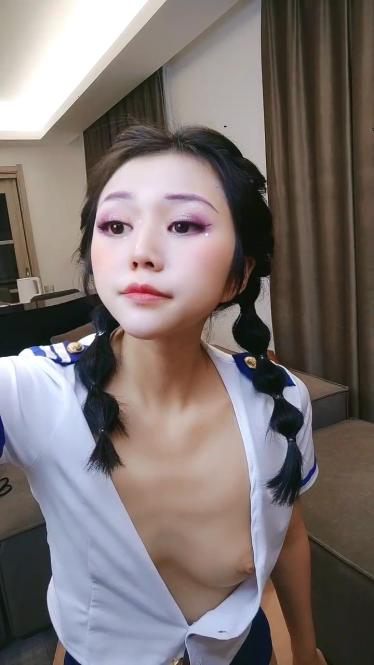 皮肤白皙样貌好的极品妹妹 和年轻小男友沙发上啪啪做爱观音坐莲爽翻天