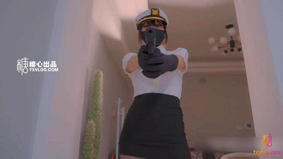 糖心出品美貌御姐Cos性感黑丝小女警 鲜嫩小穴滑腻滴落淫汁异常饥渴难耐 肆意抽插爆干美穴满满征服感