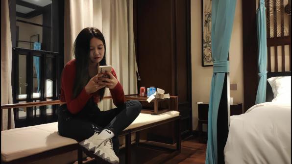 年轻大奶妹  甜美型活力十足  69姿势舔逼口交  骑乘大屁股猛顶  床被搞得吱吱作响